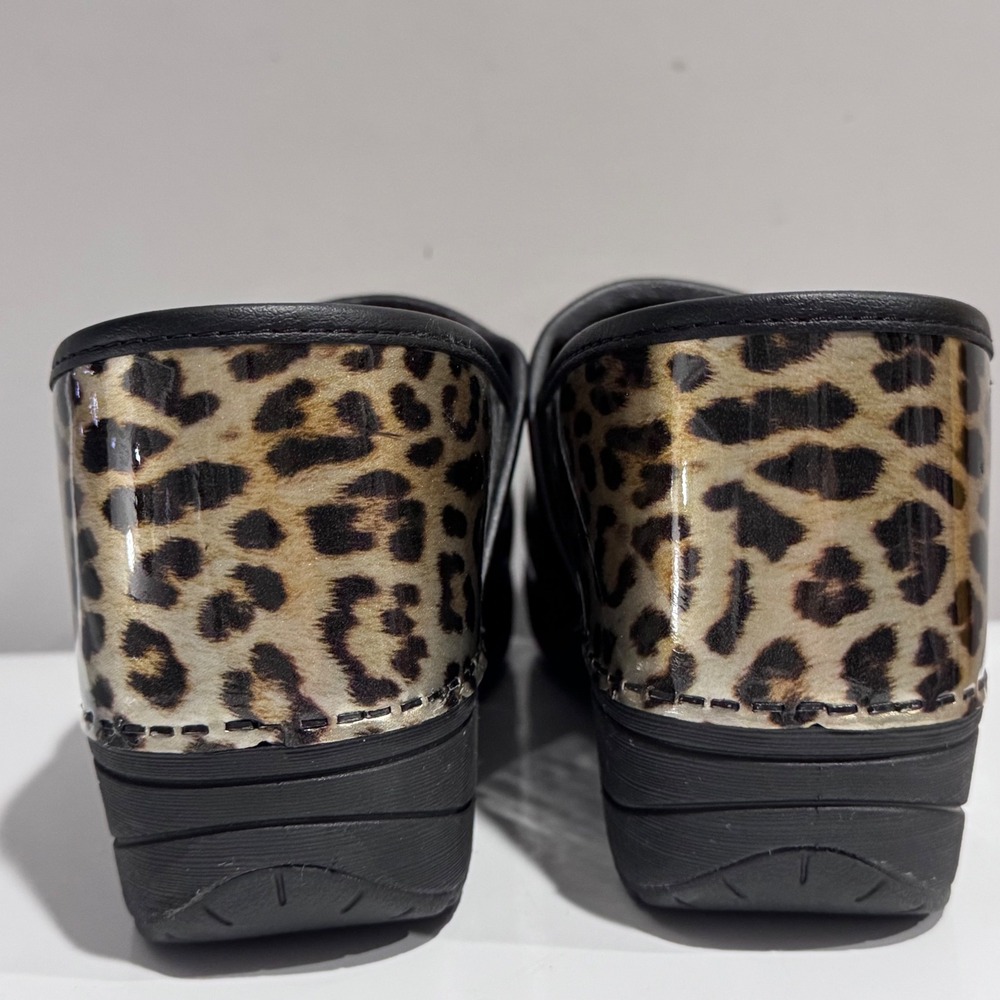 Dansko XP 2.0 Clogs Women 40 Leopard Print Gold Metallic Patent EUC Professional - Picture 8 of 8
